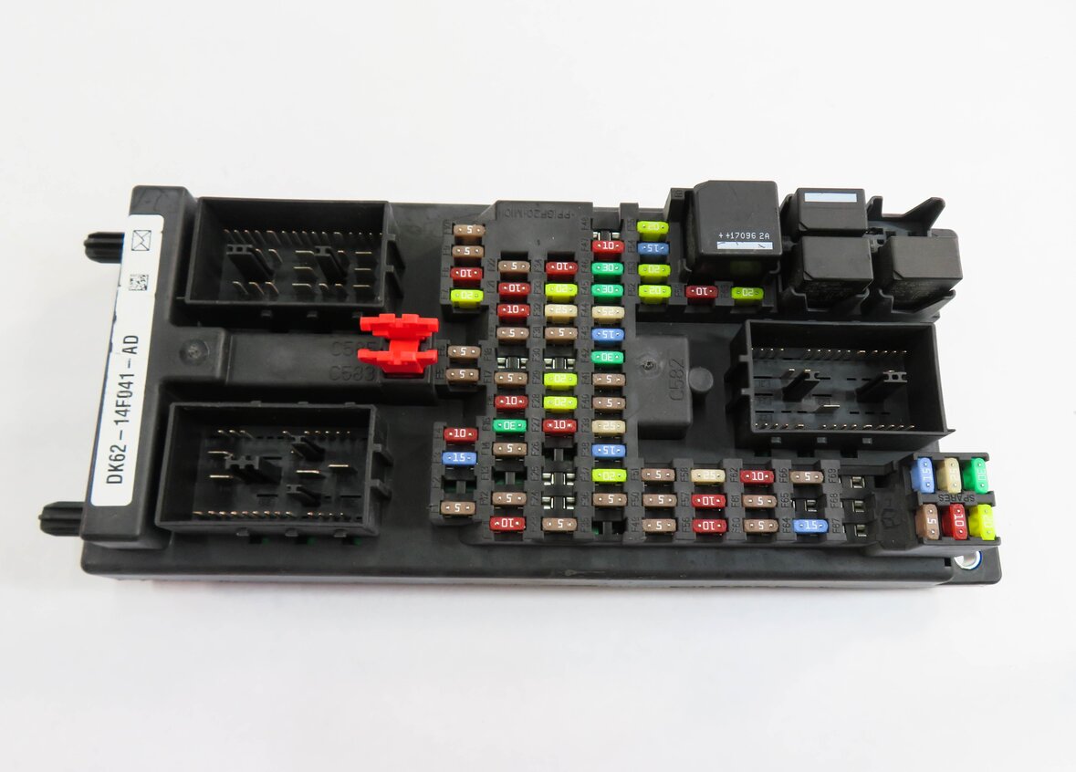 Thumbnail 5: 15 RANGE ROVER SPORT (L493) 3.0L SUPERCHARGED ENGINE IMMOBILIZER MODULE KEY SET