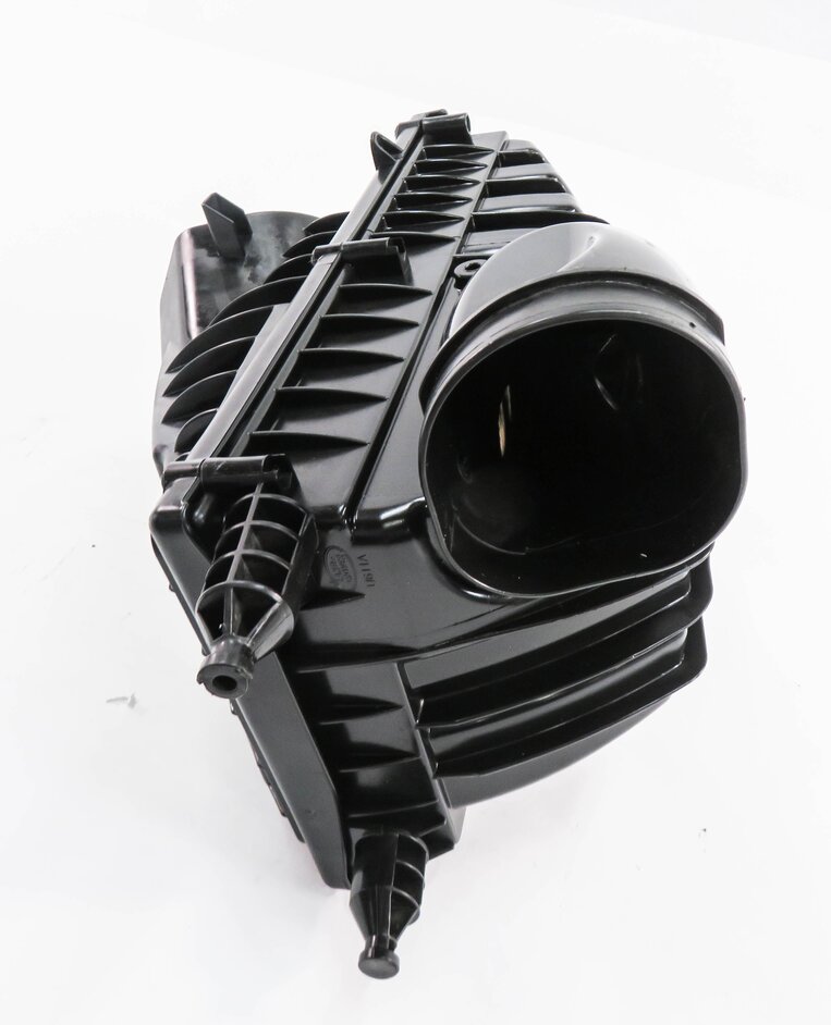 Thumbnail 6: 15-19 RANGE ROVER SPORT DISCOVERY (L405 L462 L494) 3.0L - RIGHT AIR FILTER BOX
