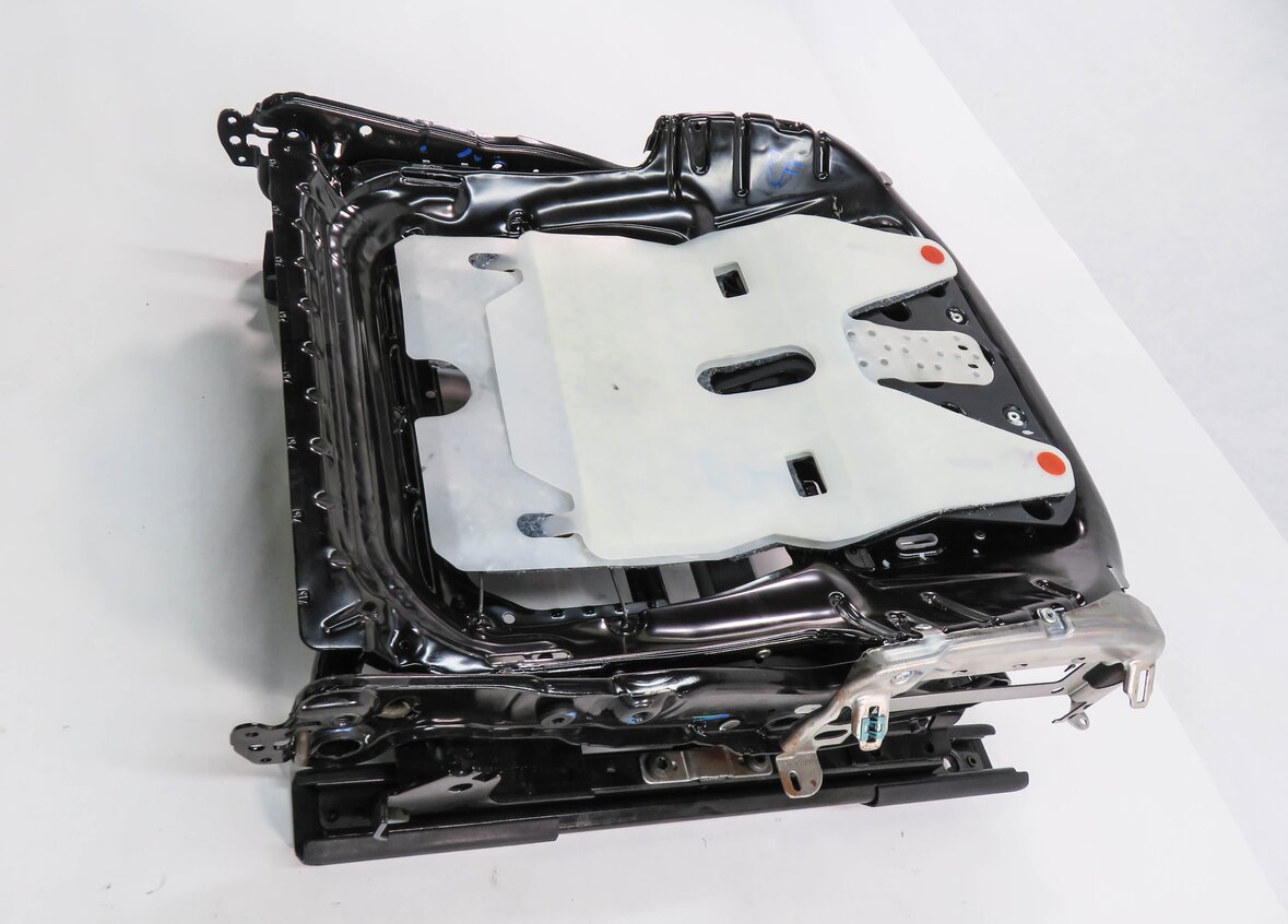 2015 RANGE ROVER SPORT (L494) RIGHT FRONT PASSENGER SEAT TRACK w/ MOTORS