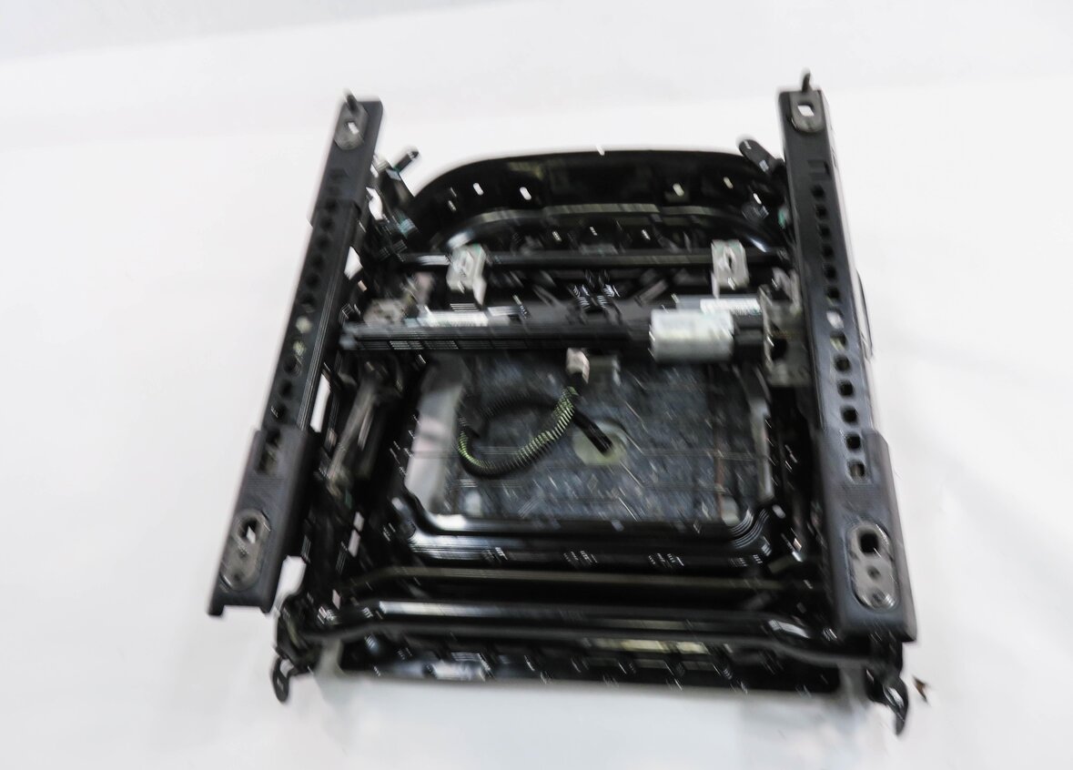 Thumbnail 5: 2015 RANGE ROVER SPORT (L494) RIGHT FRONT PASSENGER SEAT TRACK w/ MOTORS