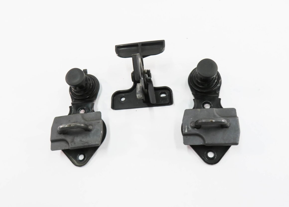 Thumbnail 2: 2006 MERCEDES CLS55 AMG (C219) FRONT HOOD SAFETY LATCH SPRING SET-3