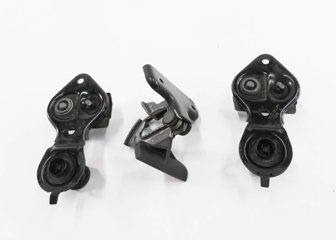 Thumbnail 5: 2006 MERCEDES CLS55 AMG (C219) FRONT HOOD SAFETY LATCH SPRING SET-3