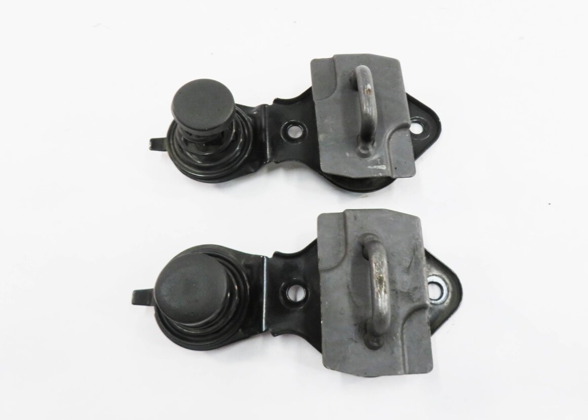 Thumbnail 7: 2006 MERCEDES CLS55 AMG (C219) FRONT HOOD SAFETY LATCH SPRING SET-3
