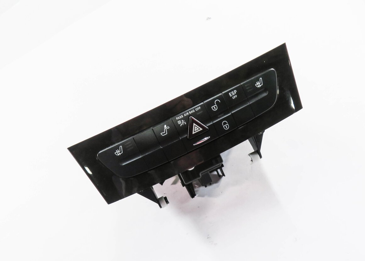 2006 MERCEDES CLS55 AMG (C219) FRONT HEATED SEAT ESP HAZARD SWITCH BUTTON (ELM)