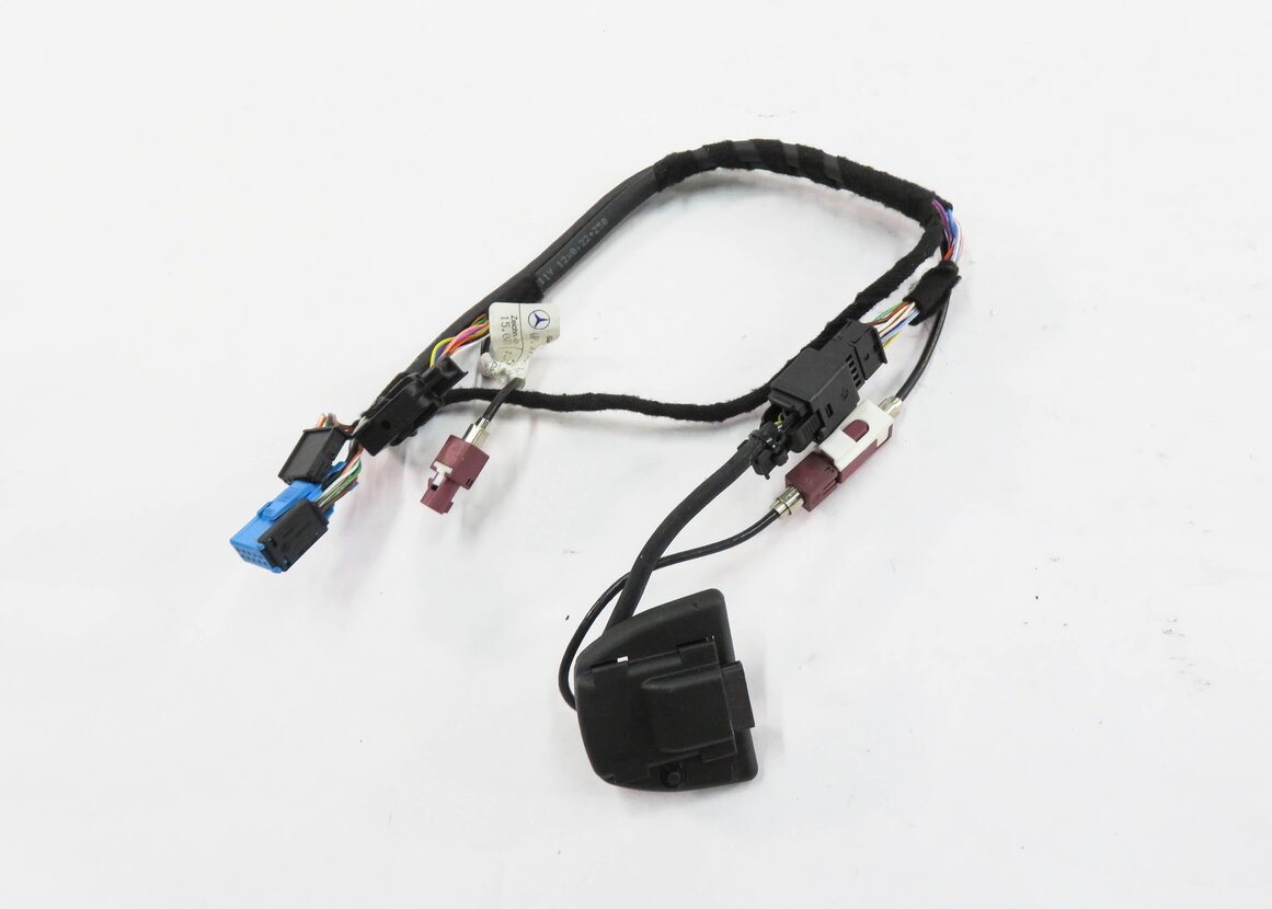 2006 MERCEDES CLS55 AMG (C219) BLUETOOTH CRADLE ADAPTER w/ HARNESS