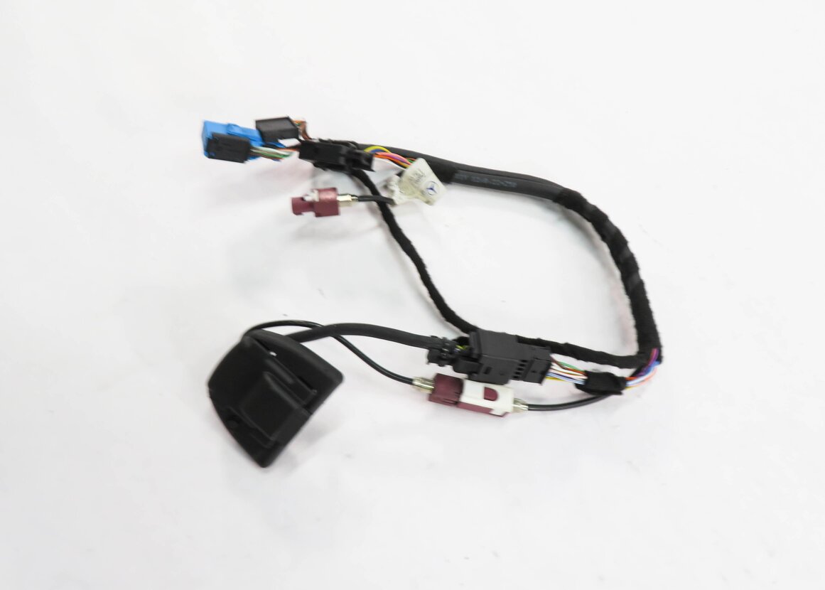 Thumbnail 2: 2006 MERCEDES CLS55 AMG (C219) BLUETOOTH CRADLE ADAPTER w/ HARNESS