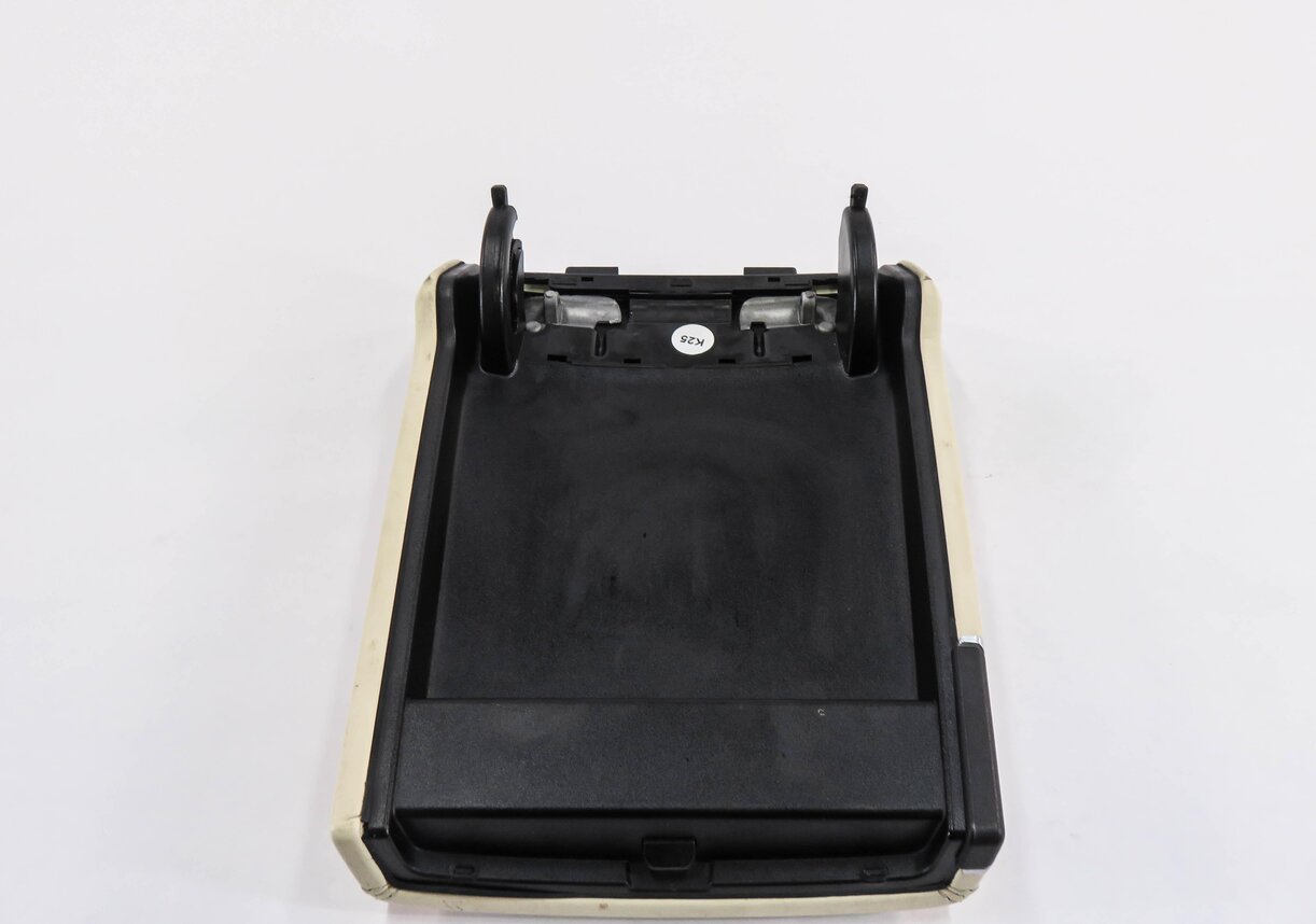 Thumbnail 5: 2010-2016 PORSCHE PANAMERA (970 G1) FRONT CENTER CONSOLE ARMREST LID (CREAM)