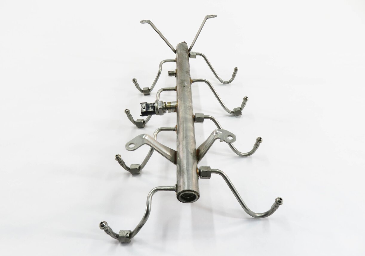 Thumbnail 3: 2010 PORSCHE PANAMERA (970 G1) 4.8L M48 TURBO ENGINE - FUEL INJECTION RAIL