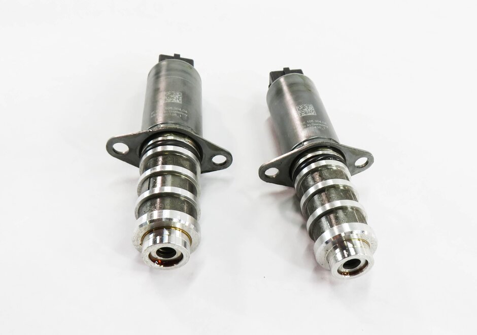 Thumbnail 2: 2010 PORSCHE PANAMERA (970 G1) 4.8L M48 TURBO ENGINE - VVT CAMSHAFT SOLENOID SET