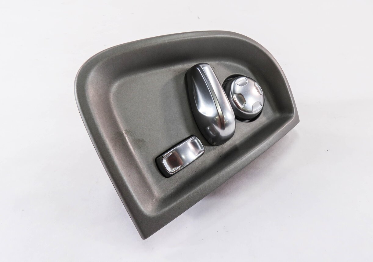 Thumbnail 1: 2010 PORSCHE PANAMERA (970 G1) LEFT REAR SEAT ADJUSTMENT SWITCH BUTTON PANEL