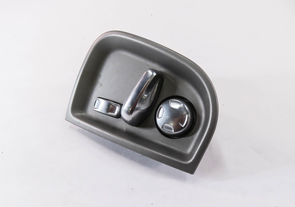 Thumbnail 2: 2010 PORSCHE PANAMERA (970 G1) LEFT REAR SEAT ADJUSTMENT SWITCH BUTTON PANEL