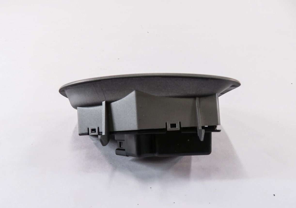 Thumbnail 5: 2010 PORSCHE PANAMERA (970 G1) LEFT REAR SEAT ADJUSTMENT SWITCH BUTTON PANEL
