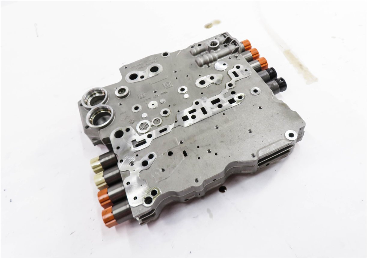 Thumbnail 1: 10-13 PORSCHE PANAMERA TURBO (970 G1) AWD PDK DCT AUTO TRANSMISSION VALVE BODY