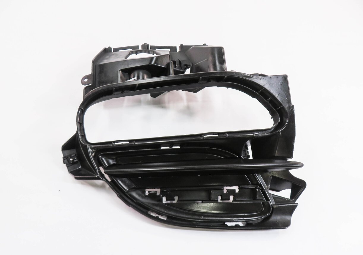 Thumbnail 2: 2010 PORSCHE PANAMERA (970 G1) RIGHT FRONT BUMPER GRILLE HEADLIGHT BRACKET