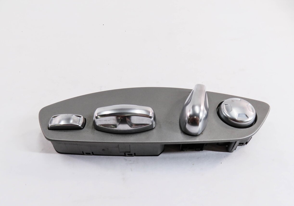 Thumbnail 3: 2010 PORSCHE PANAMERA (970 G1) LEFT FRONT DRIVER SEAT ADJUSTMENT SWITCH