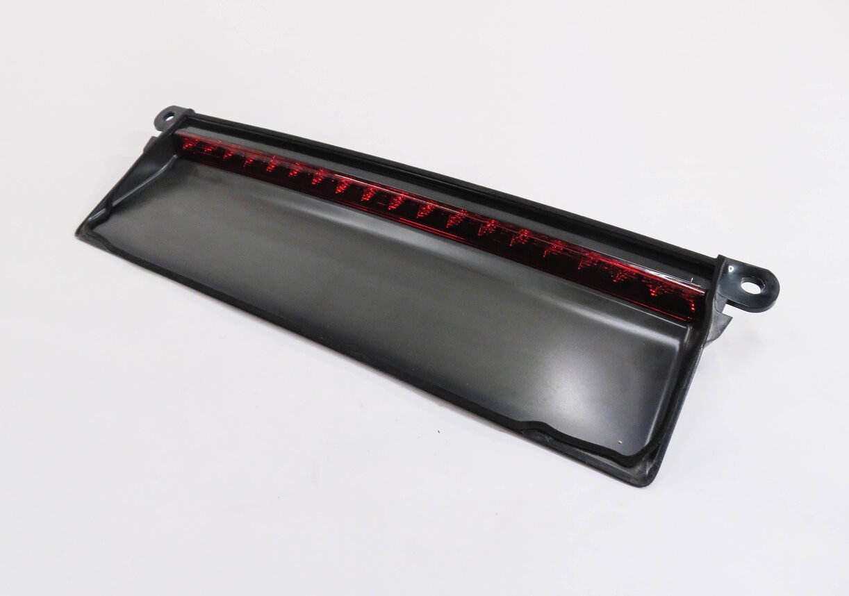 Thumbnail 3: 2010 PORSCHE PANAMERA (970 G1) REAR 3rd THIRD BRAKE LIGHT LAMP