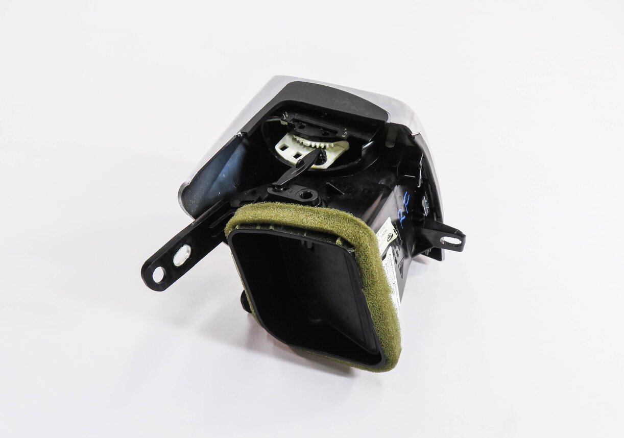 Thumbnail 5: 2010 PORSCHE PANAMERA (970 G1) RIGHT FRONT PASSENGER DASH HEATER A/C AIR VENT