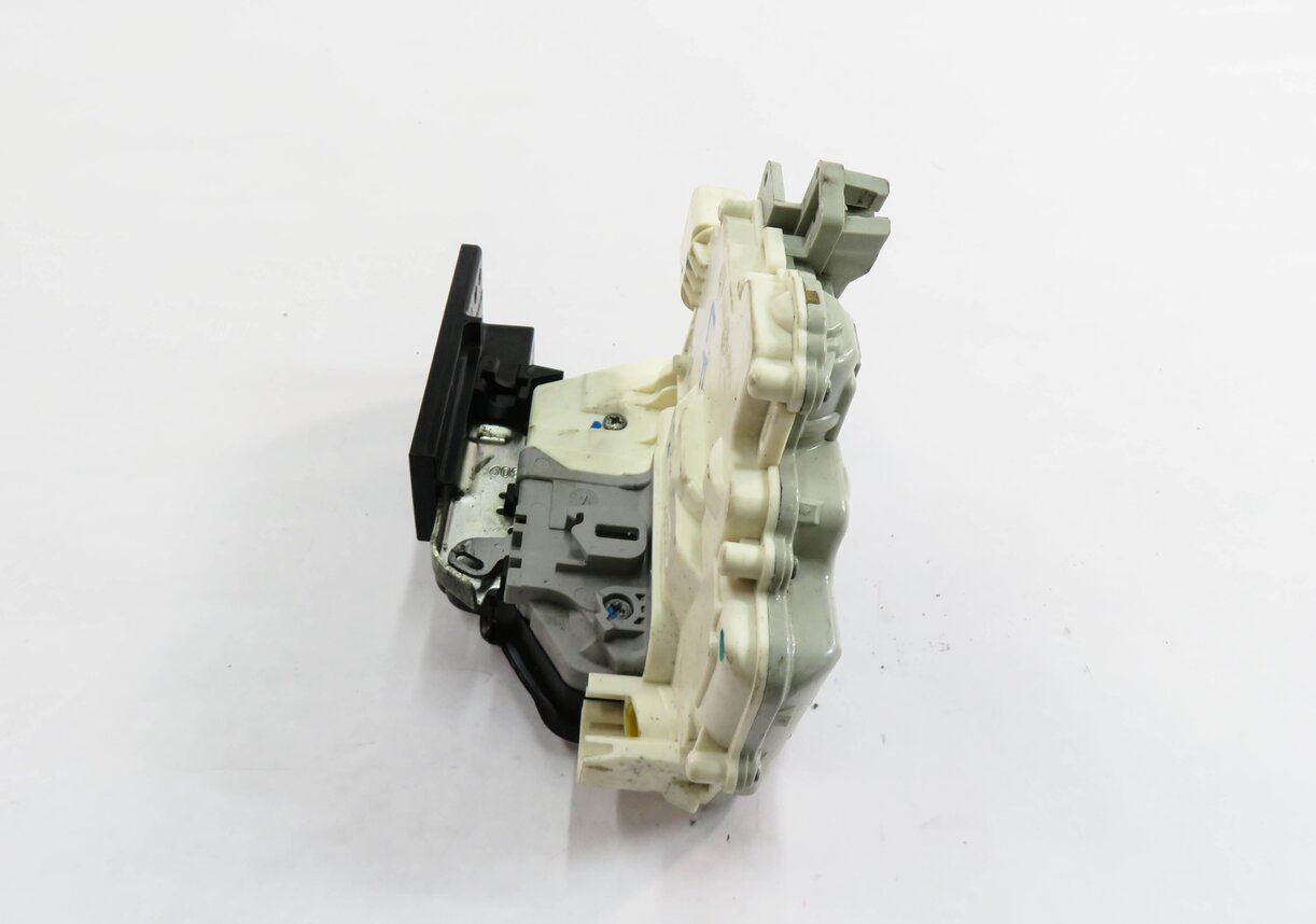 Thumbnail 2: 09-18 AUDI / PORSCHE - A4 A5 Q5 S4 TT CAYENNE PANAMERA TOURAEG DRIVER DOOR LATCH