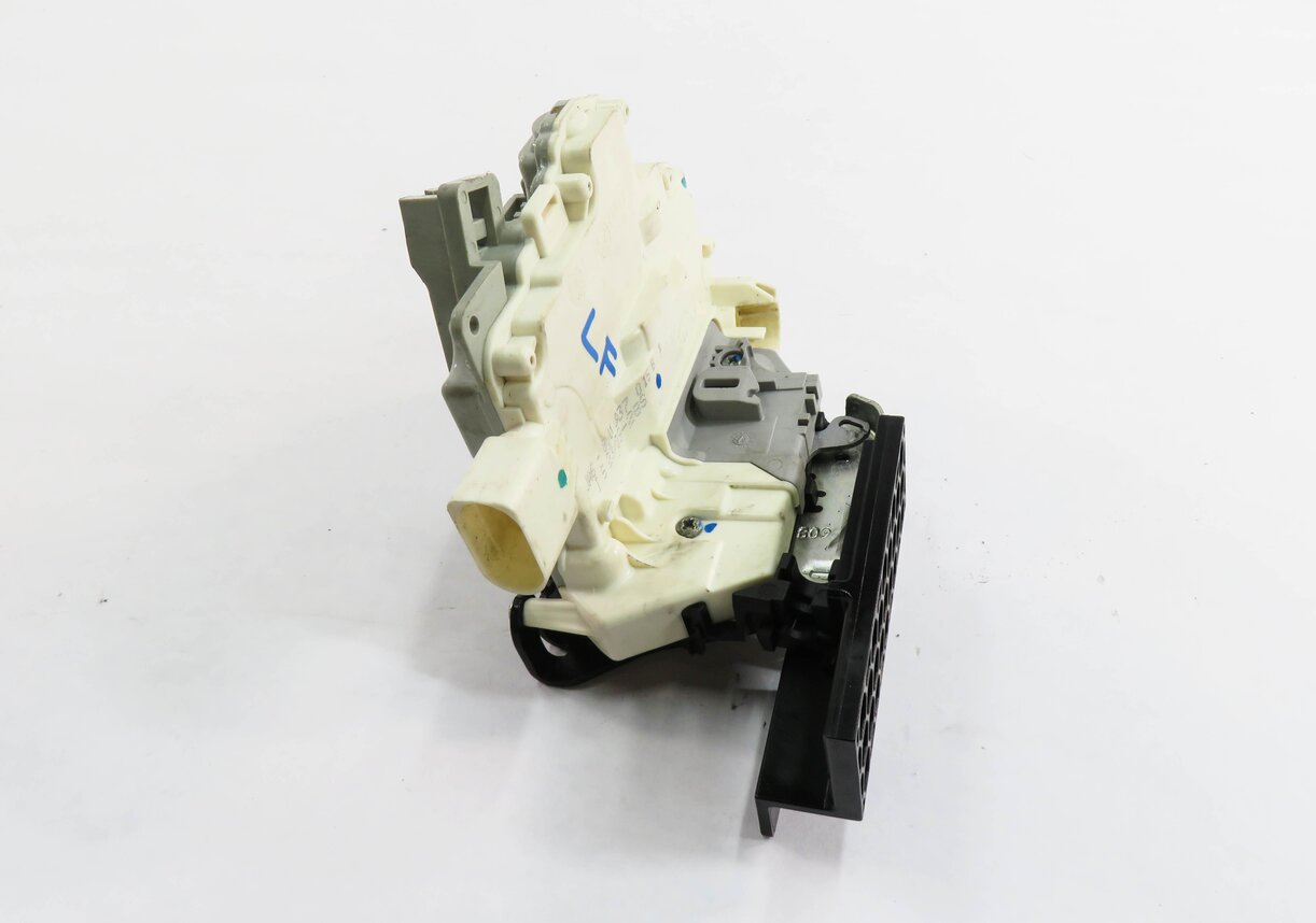 Thumbnail 4: 09-18 AUDI / PORSCHE - A4 A5 Q5 S4 TT CAYENNE PANAMERA TOURAEG DRIVER DOOR LATCH