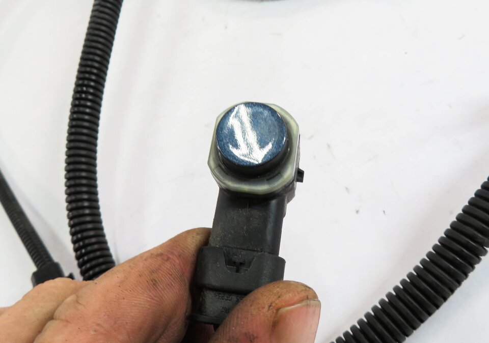 Thumbnail 4: 2010 PORSCHE PANAMERA (970 G1) REAR PDC SENSOR SET w/ HARNESS (YACHTING BLUE)