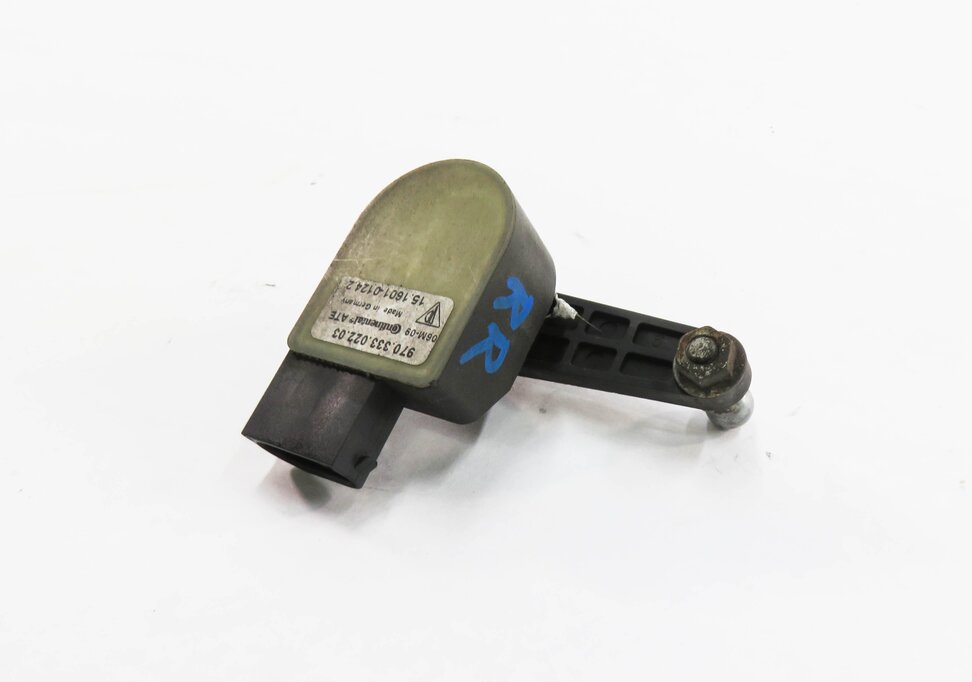 Thumbnail 1: 2010 PORSCHE PANAMERA (970 G1) RIGHT REAR SUSPENSION HEIGHT LEVEL SENSOR