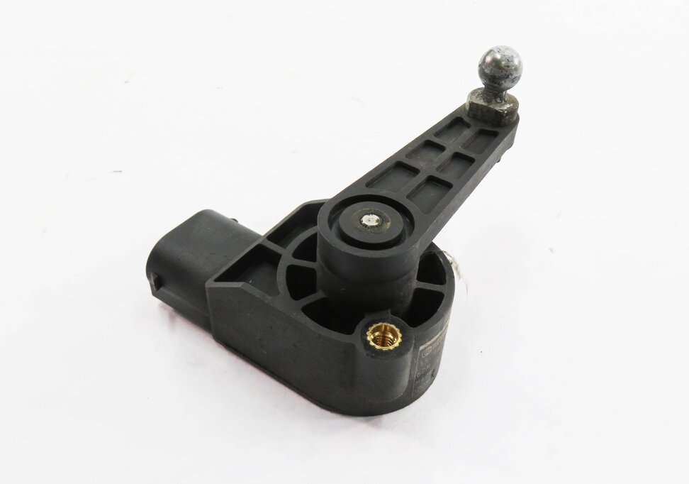 Thumbnail 4: 2010 PORSCHE PANAMERA (970 G1) RIGHT REAR SUSPENSION HEIGHT LEVEL SENSOR