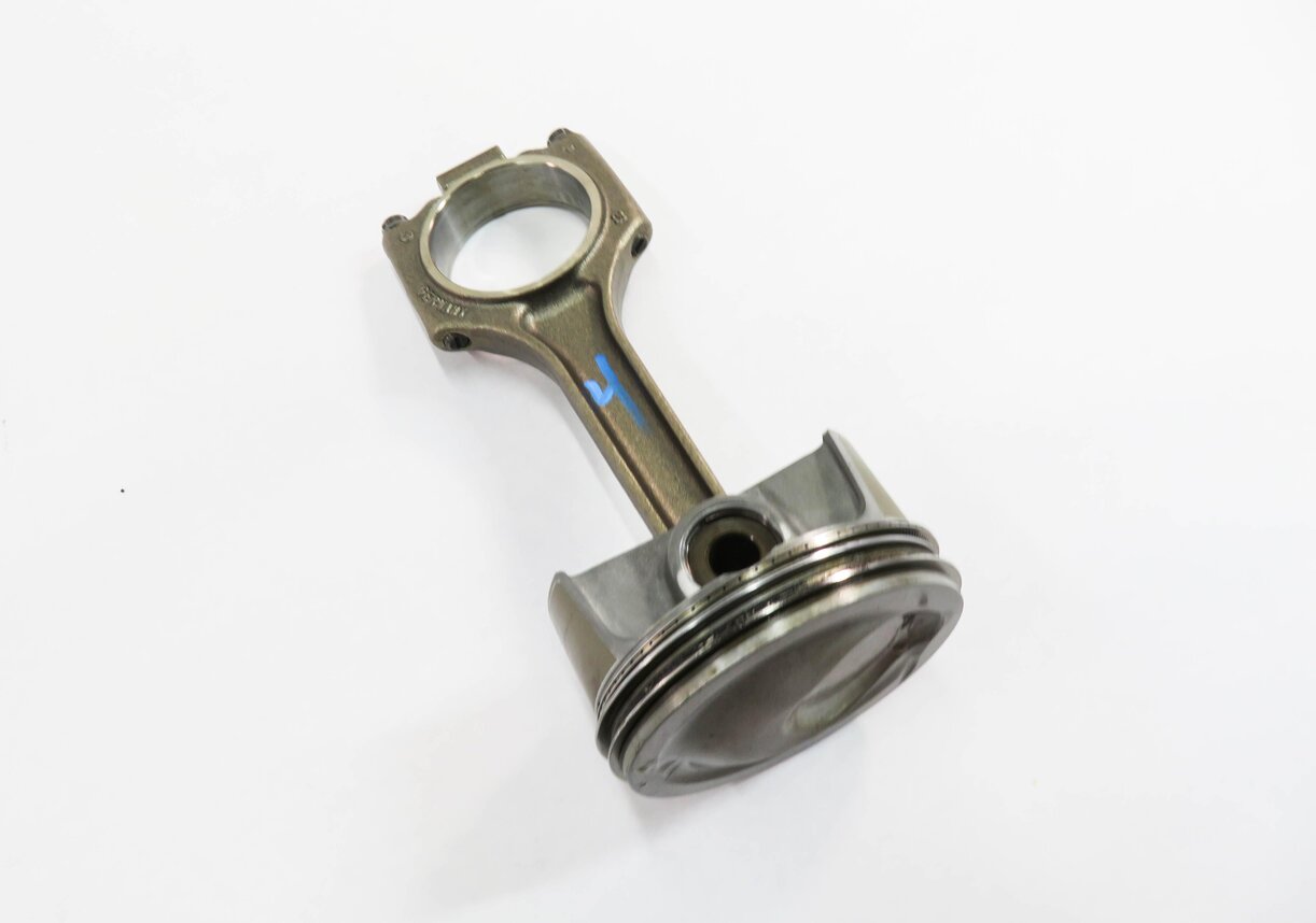 Thumbnail 1: 2008-2012 PORSCHE CAYENNE PANAMERA (957 958 970 G1) 4.8L TURBO - LEFT PISTON