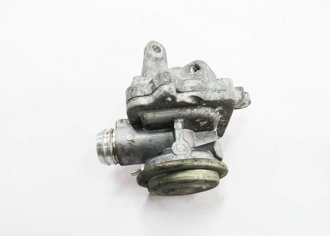 Thumbnail 7: 2011 MERCEDES C63 AMG (W204) 6.2L M156 ENGINE - AIR INJECTION CHECK VALVE SET
