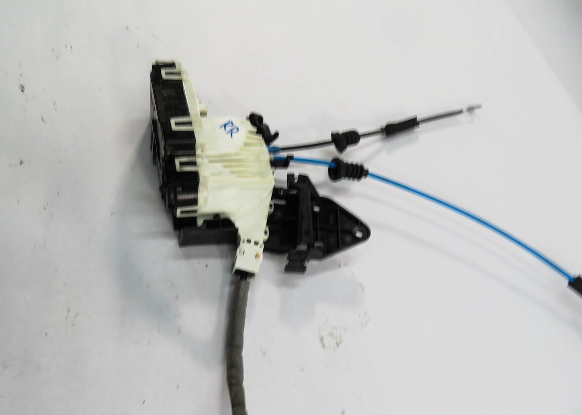 Thumbnail 4: 2010-2011 MERCEDES C300 C350 E350 E550 (W204 W212) RIGHT REAR KEYLESS DOOR LATCH