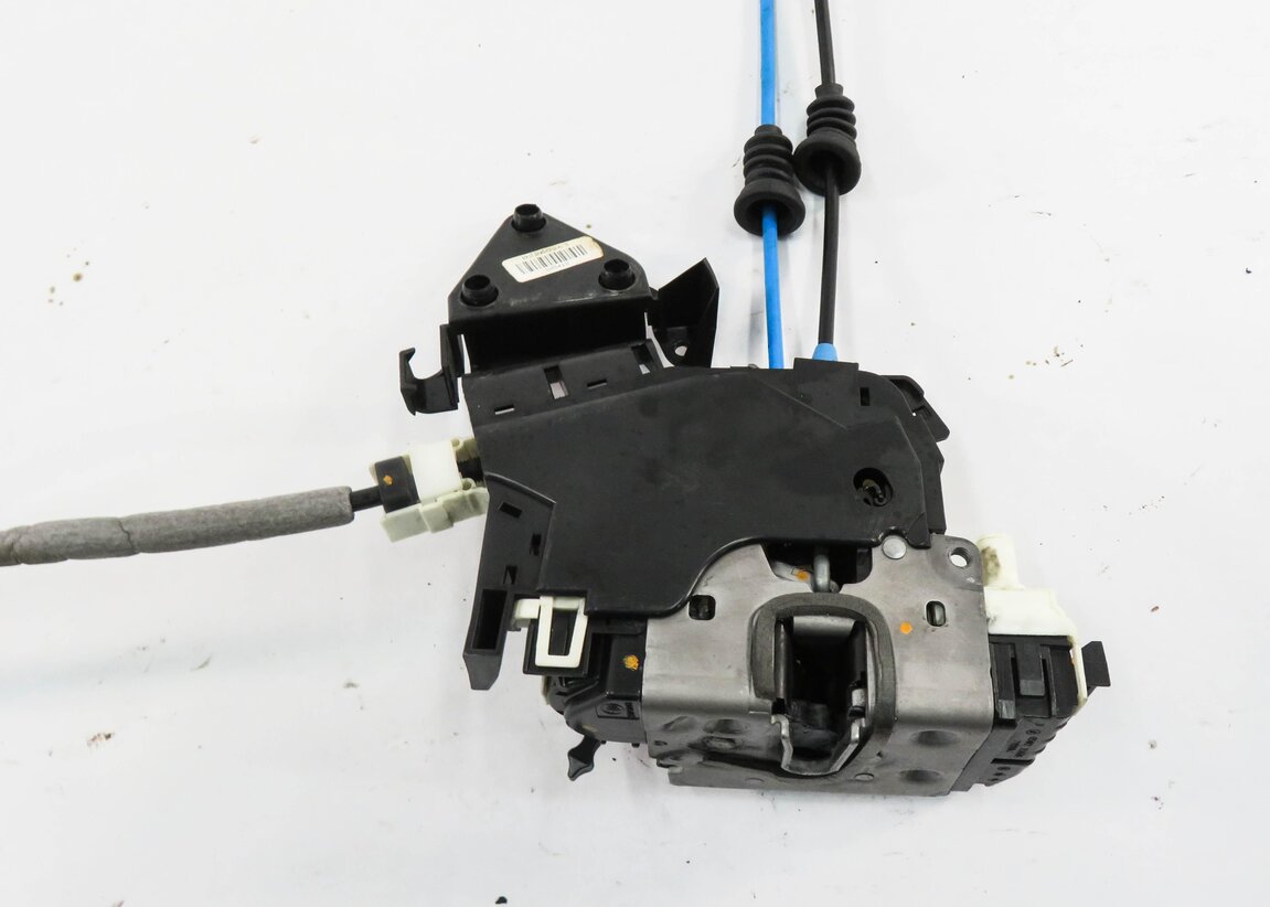 Thumbnail 5: 2010-2011 MERCEDES C300 C350 E350 E550 (W204 W212) RIGHT REAR KEYLESS DOOR LATCH
