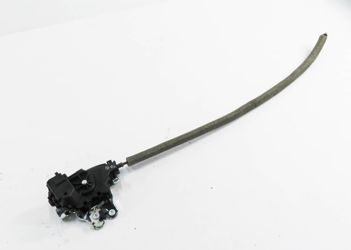 Thumbnail 2: 2011 MERCEDES C63 AMG (W204) REAR TRUNK LOCK LATCH ACTUATOR