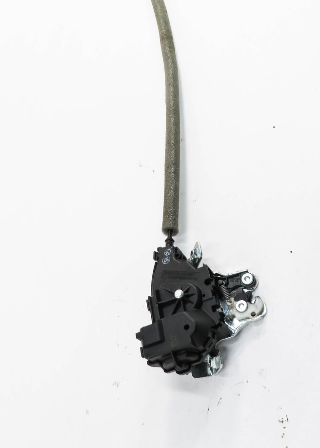 Thumbnail 3: 2011 MERCEDES C63 AMG (W204) REAR TRUNK LOCK LATCH ACTUATOR