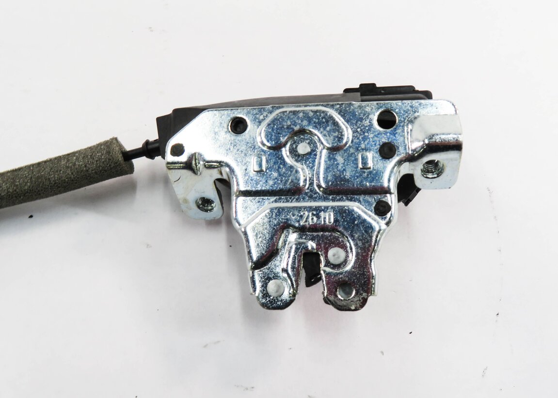 Thumbnail 6: 2011 MERCEDES C63 AMG (W204) REAR TRUNK LOCK LATCH ACTUATOR