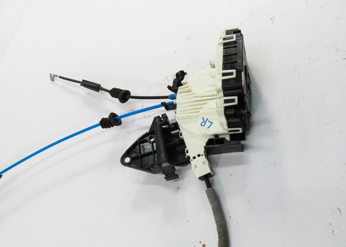 Thumbnail 3: 2010-2011 MERCEDES C300 C350 E350 E550 (W204 W212) LEFT REAR KEYLESS DOOR LATCH