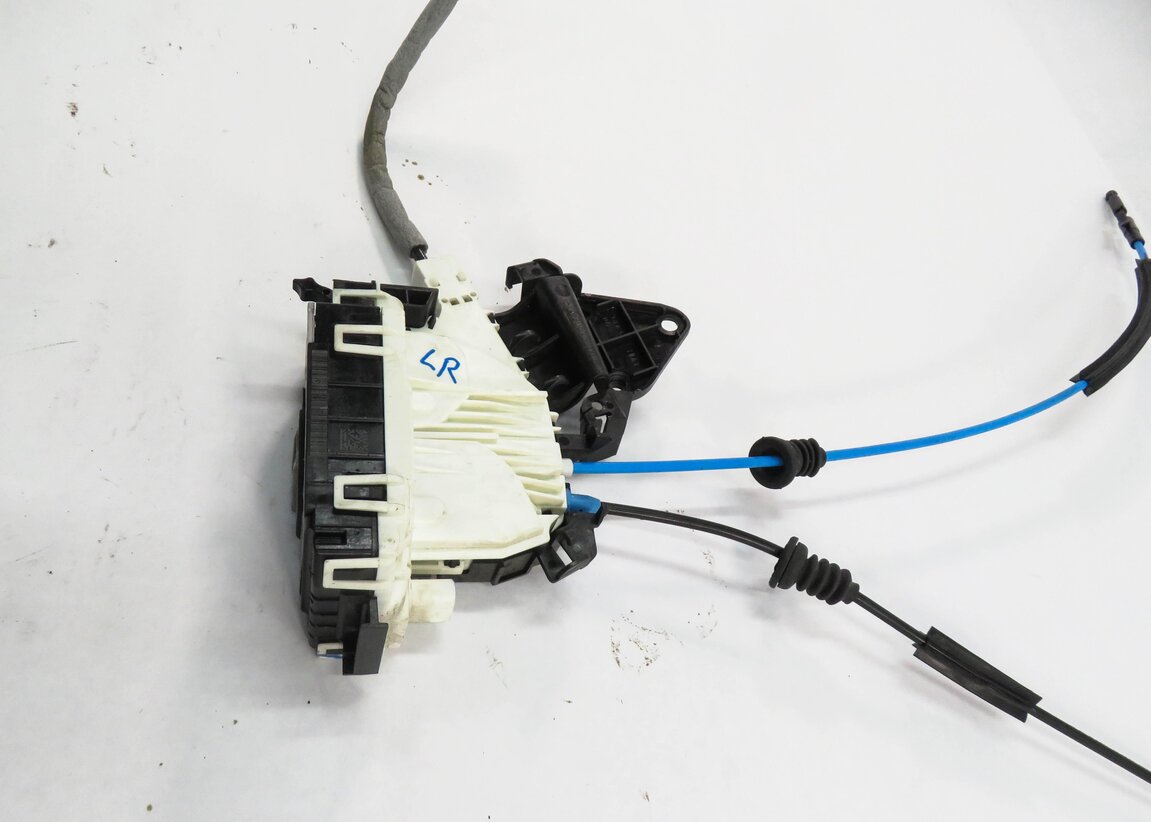 Thumbnail 4: 2010-2011 MERCEDES C300 C350 E350 E550 (W204 W212) LEFT REAR KEYLESS DOOR LATCH