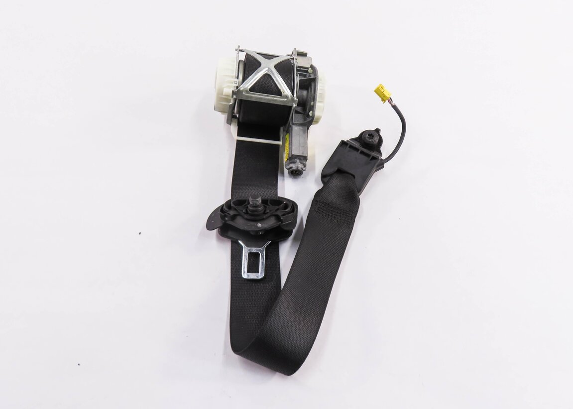 Thumbnail 2: 10-11 MERCEDES C250 C300 C350 C63 (W204) RIGHT FRONT SEATBELT RETRACTOR (BLACK)