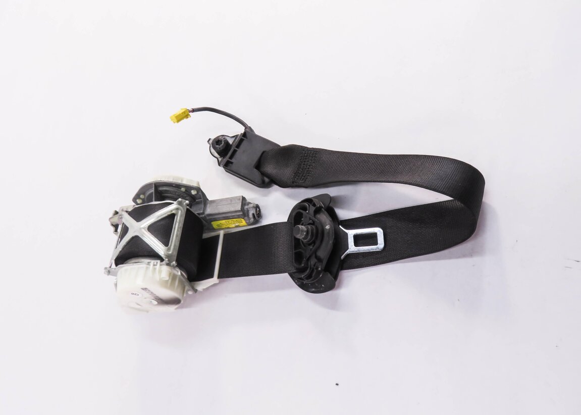 Thumbnail 3: 10-11 MERCEDES C250 C300 C350 C63 (W204) RIGHT FRONT SEATBELT RETRACTOR (BLACK)