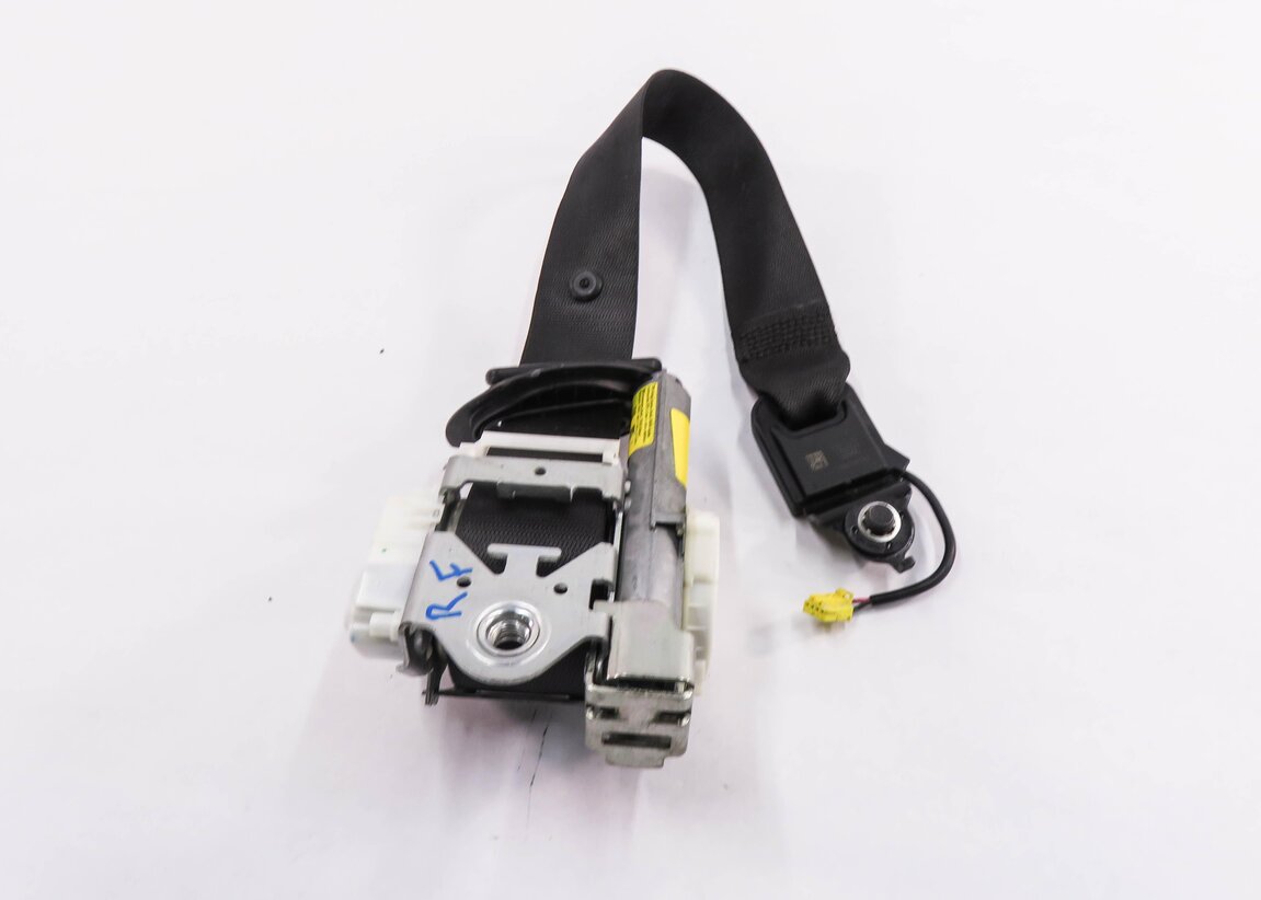Thumbnail 5: 10-11 MERCEDES C250 C300 C350 C63 (W204) RIGHT FRONT SEATBELT RETRACTOR (BLACK)