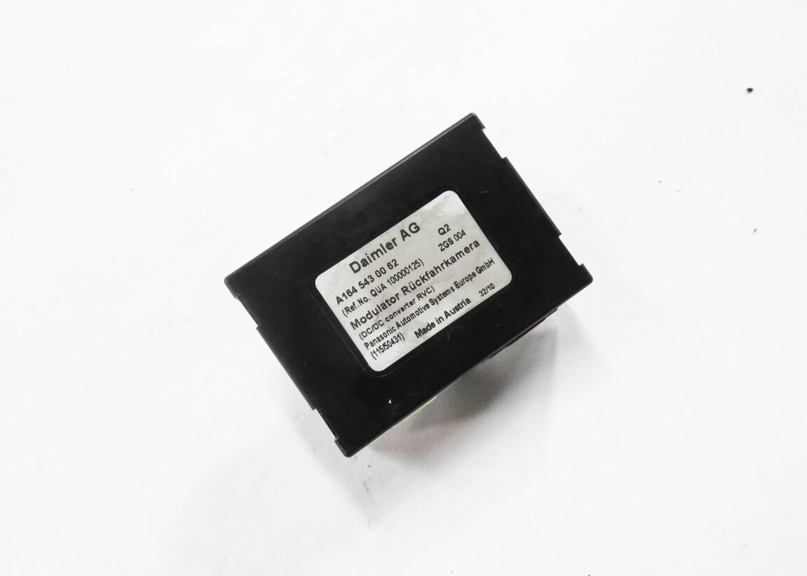 2011 MERCEDES C63 AMG (W204) REARVIEW BACKUP REVERSE CAMERA CONTROL MODULE