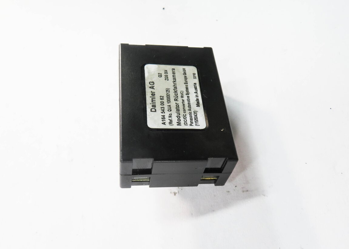 Thumbnail 3: 2011 MERCEDES C63 AMG (W204) REARVIEW BACKUP REVERSE CAMERA CONTROL MODULE