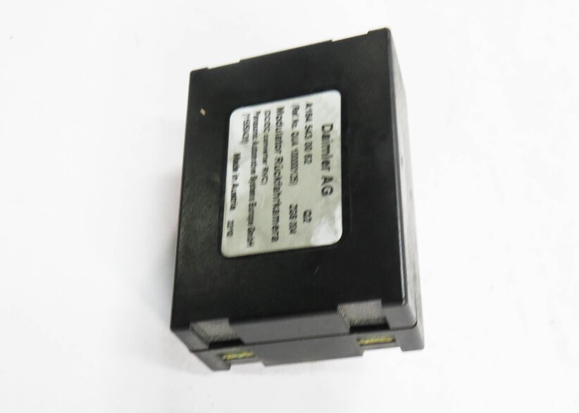 Thumbnail 4: 2011 MERCEDES C63 AMG (W204) REARVIEW BACKUP REVERSE CAMERA CONTROL MODULE