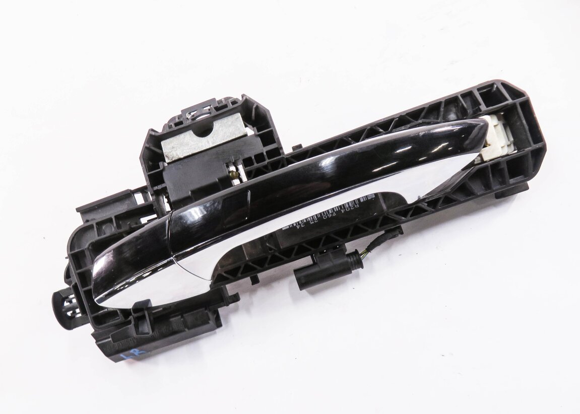 08-14 MERCEDES C300 C350 E350 E550 - LEFT REAR KEYLESS GO DOOR HANDLE (BLACK)