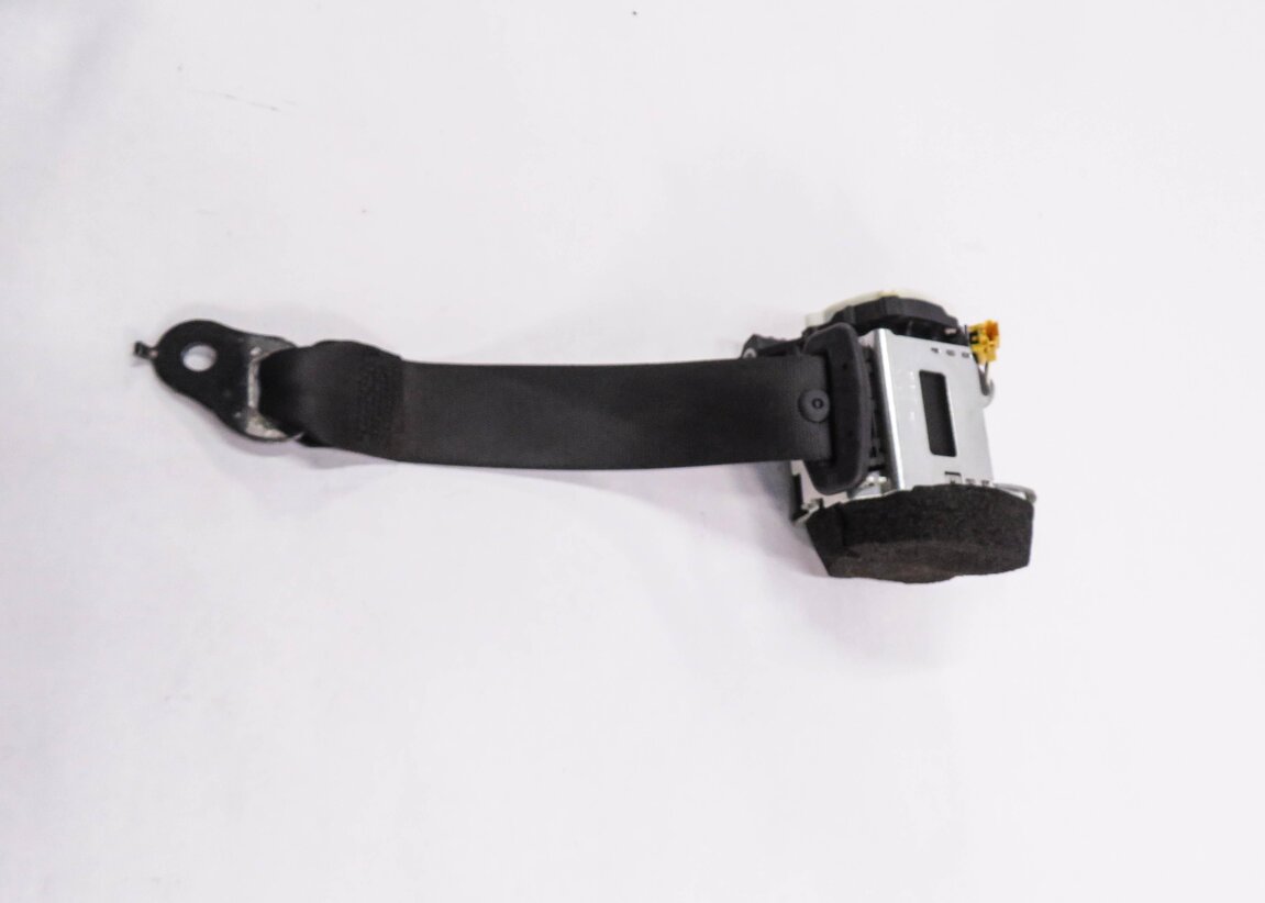 Thumbnail 4: 2011 MERCEDES BENZ C63 AMG (W204) LEFT REAR SEAT SEATBELT RETRACTOR (BLACK)