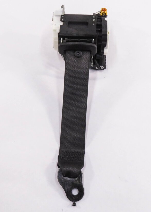 Thumbnail 2: 2011 MERCEDES BENZ C63 AMG (W204) RIGHT REAR SEAT SEATBELT RETRACTOR (BLACK)