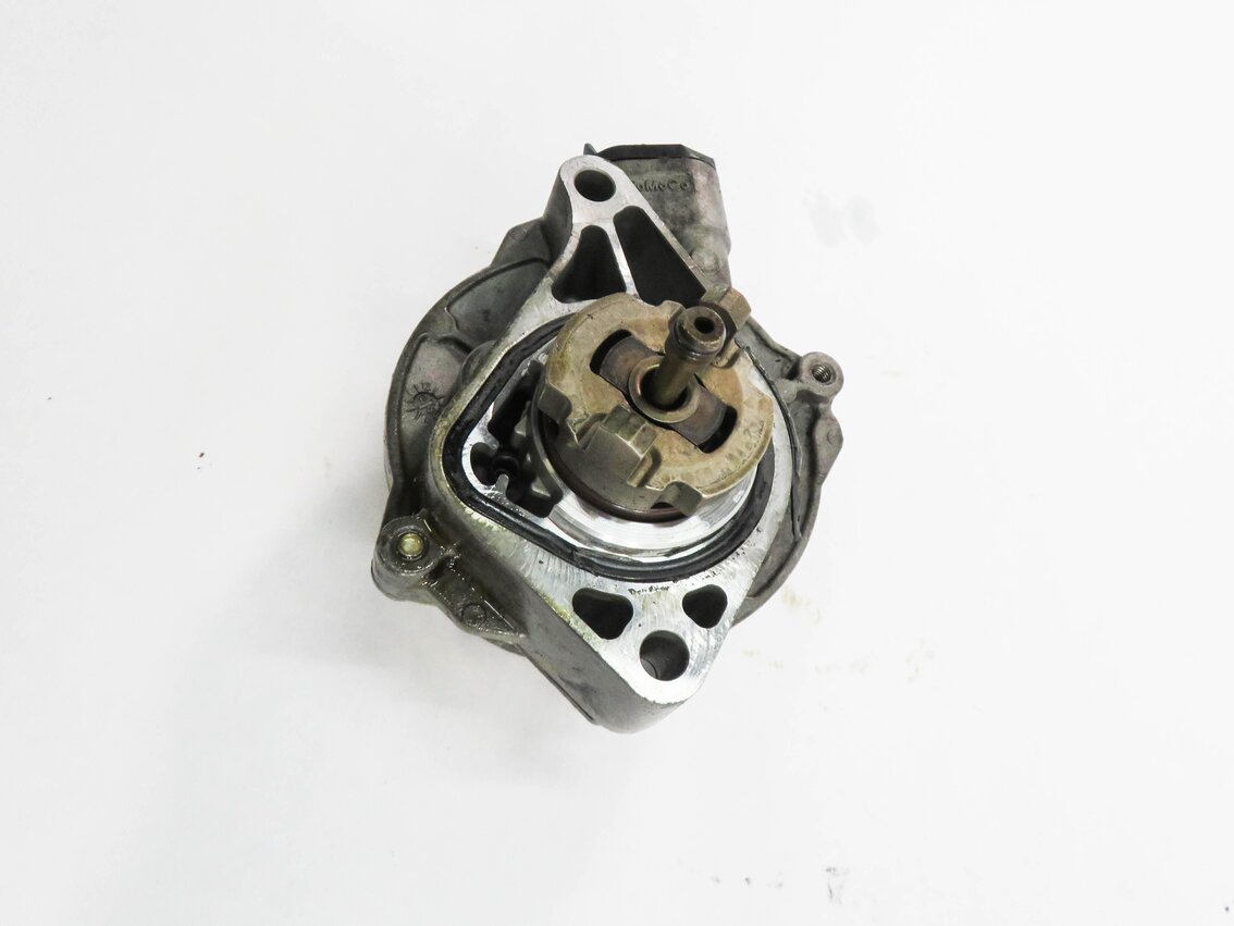 Thumbnail 3: 2010-2019 RANGE ROVER SPORT LR4 JAGUAR XE XF XK - 3.0L / 5.0L BRAKE VACUUM PUMP