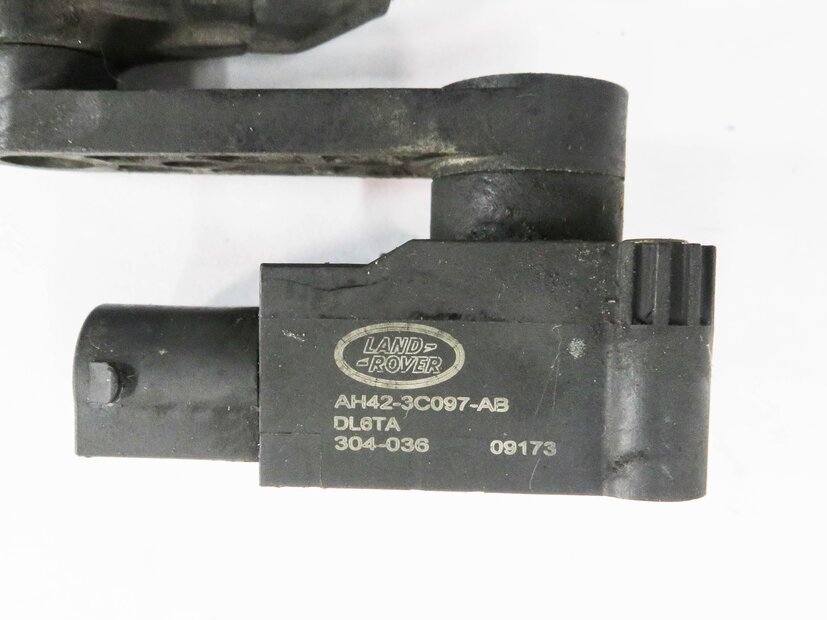 Thumbnail 6: 2010 RANGE ROVER (L322) LEFT FRONT DRIVER SUSPENSION HEIGHT LEVEL SENSOR