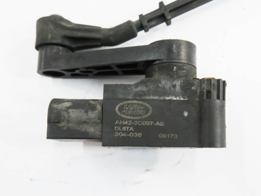 Thumbnail 6: 2010 RANGE ROVER (L322) RIGHT FRONT PASSENGER SUSPENSION HEIGHT LEVEL SENSOR