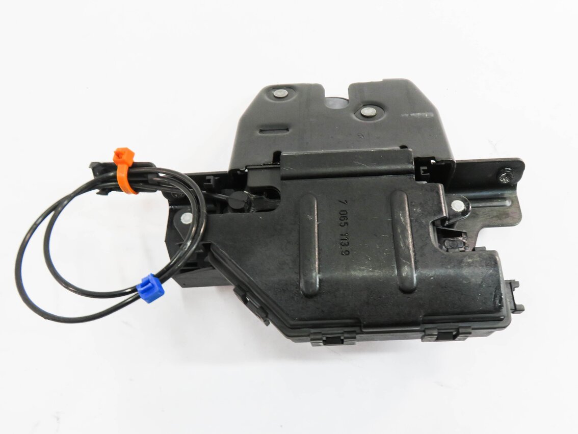 Thumbnail 7: 2010 RANGE ROVER (L322) REAR TRUNK LOCK LATCH ACTUATOR