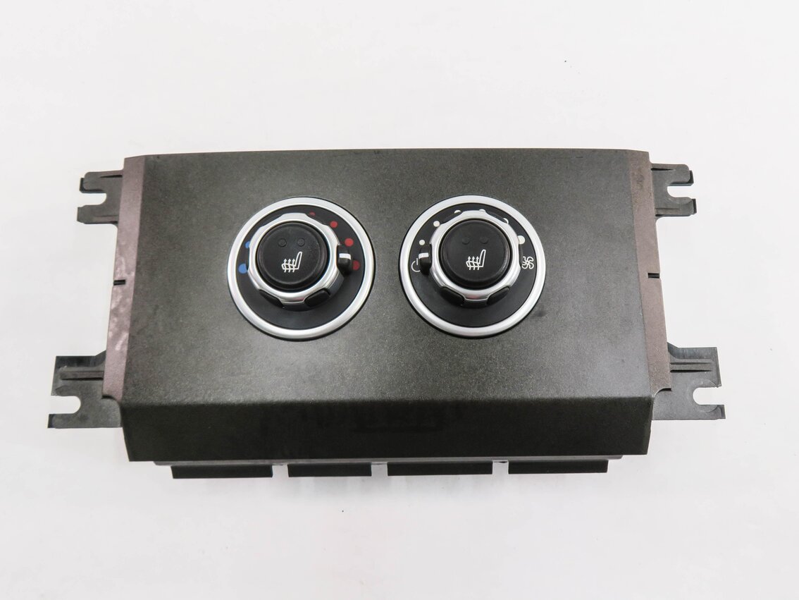 Thumbnail 2: 2010-2012 RANGE ROVER (L322) REAR HEATER A/C CLIMATE TEMPERATURE CONTROL PANEL
