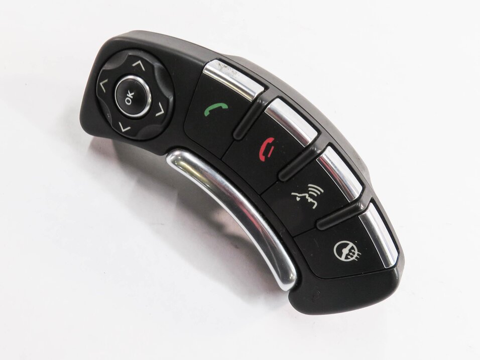 2010 RANGE ROVER (L322) RIGHT HEATED STEERING WHEEL PHONE SWITCH BUTTON